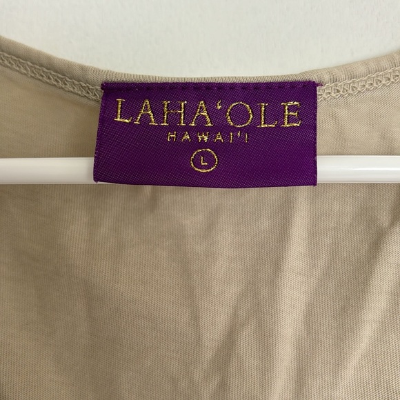Laha’ole (Hawaiian brand) Pili knot Naupaka Tee in Sand foam - large - Picture 5 of 8